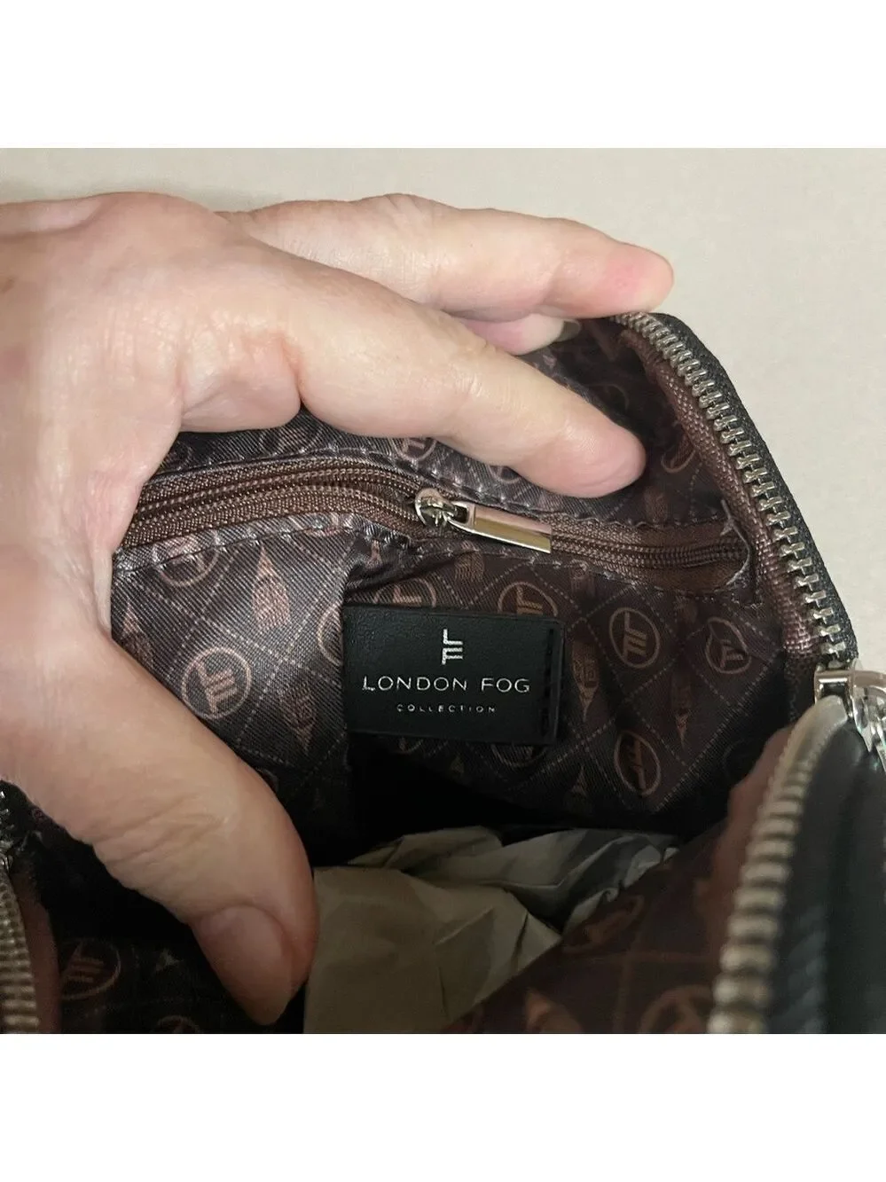 London Fog Black Men's Sling Bag - Collection
